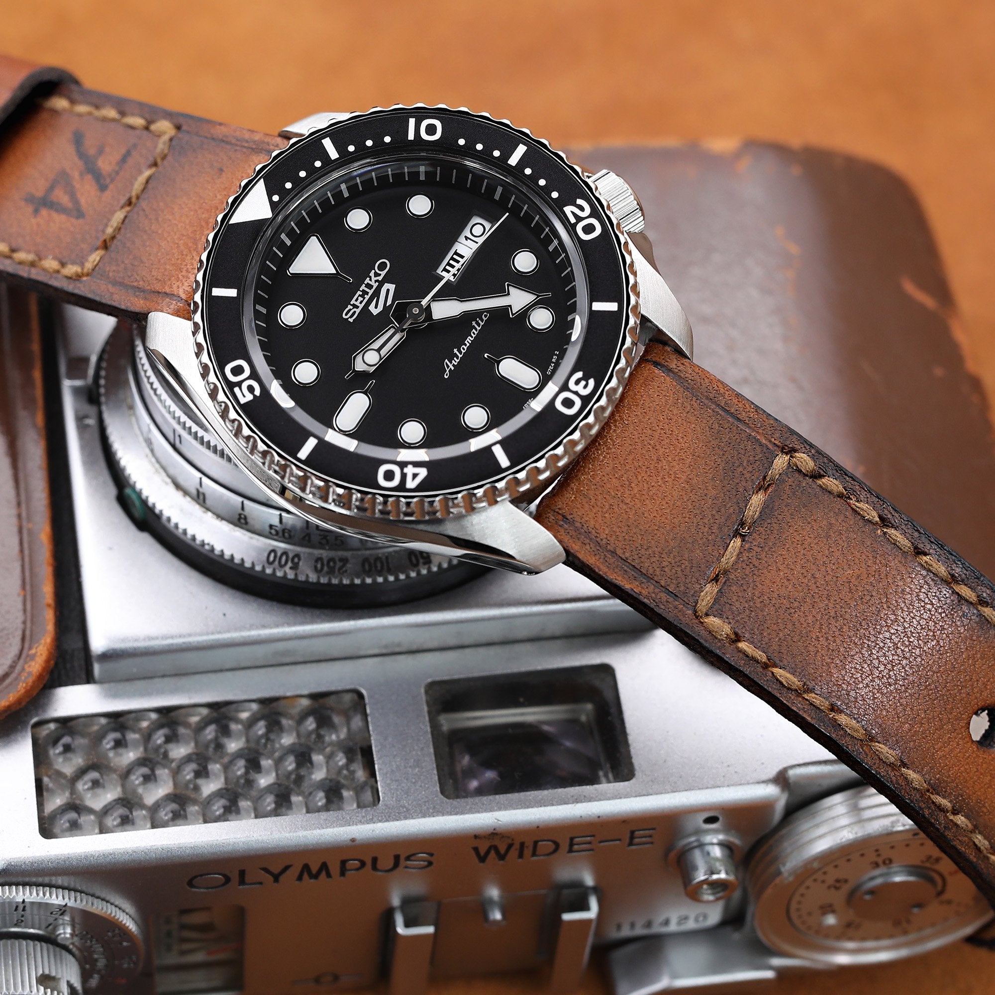 Seiko SKX013 on Dakota Leather Strap  Mens watches silver, Mens gift watch,  Leather watch strap