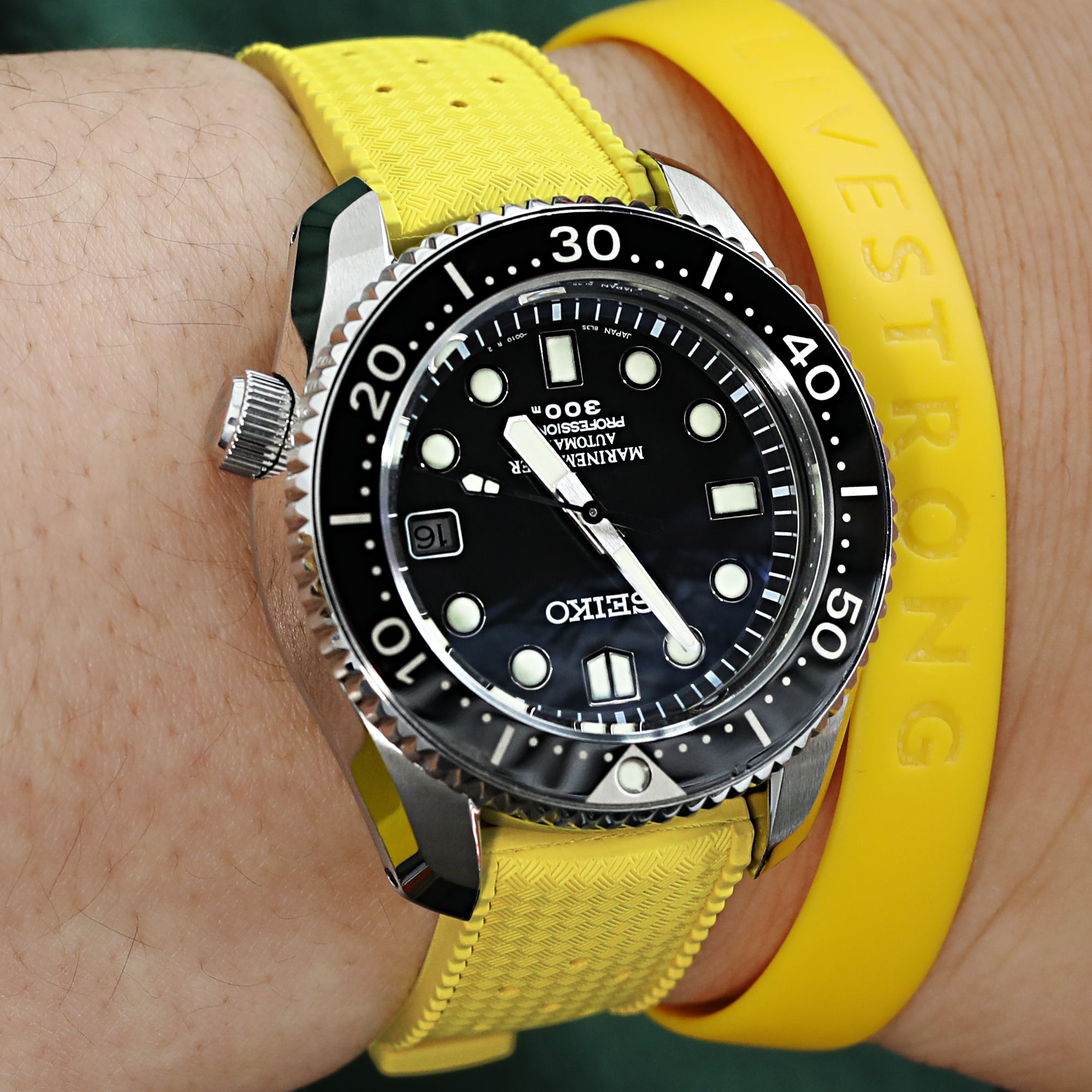 Two-Piece Rubber Dive Strap, Yellow, 22mm