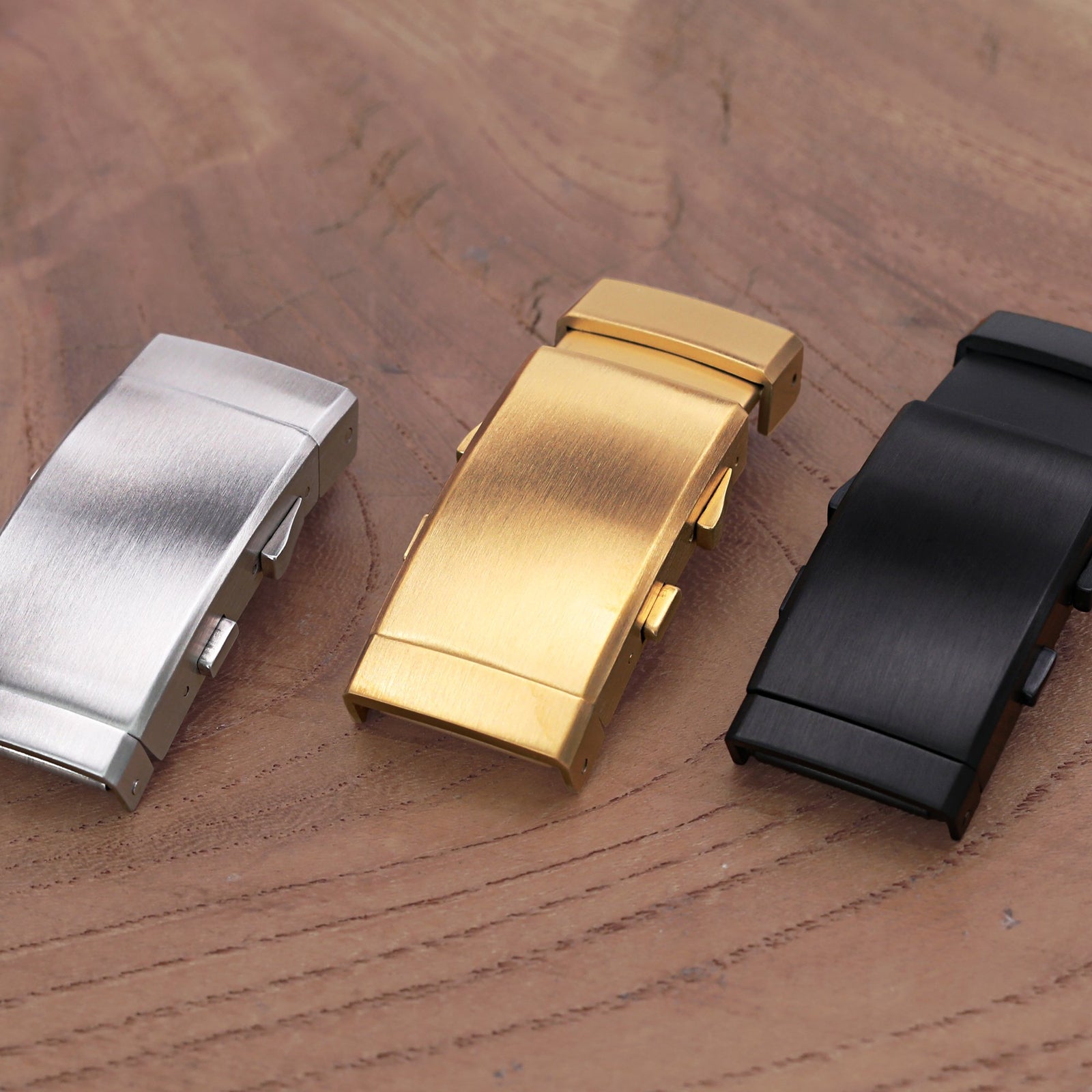 Strapcode MiLTAT Ratchet Buckle Clasp is an ideall Wetsuit watch